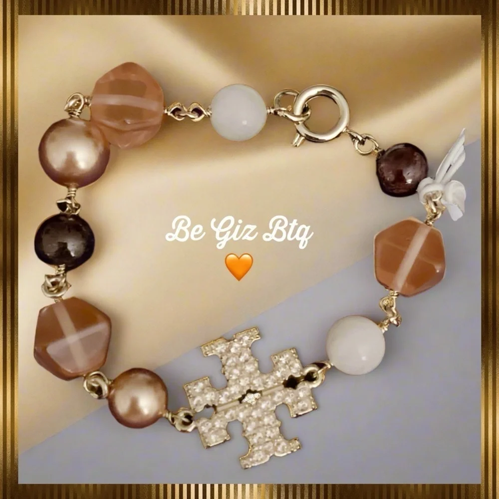 🔥🔥🔥ONE ITEM DEAL OF THE DAY Tory Burch Authentic Bracelet Set Reduced Buy Now